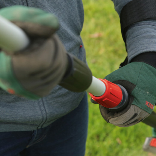 Bosch UniversalChainPole 18, акумуляторний телескопічний висоторіз з шиною 20 см, без акумулятора та зарядного пристрою - 0.600.8B3.101