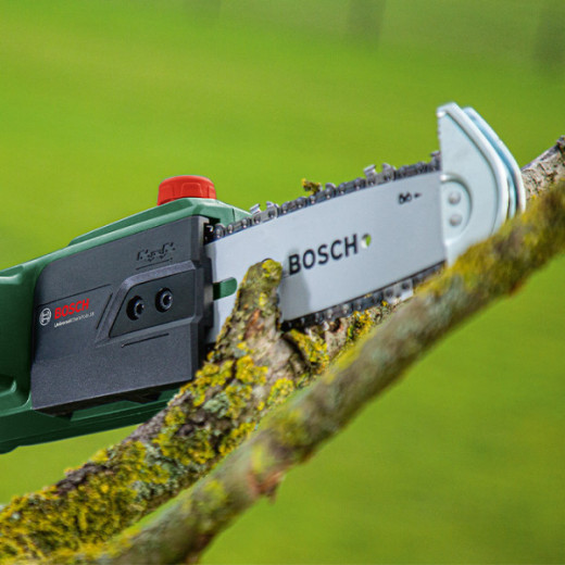 Bosch UniversalChainPole 18, акумуляторний телескопічний висоторіз з шиною 20 см, без акумулятора та зарядного пристрою - 0.600.8B3.101