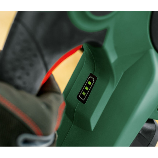 Bosch UniversalChain 18, акумуляторна ланцюгова пила з шиною 20 см та акумулятором 2.5 Ah - 0.600.8B8.000