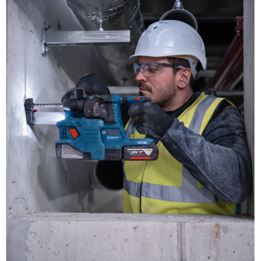 Bosch GBH 18V-22 + GWS 18V-8, набір акумуляторних інструментів з 2 акумуляторами GBA 18V 4.0 Ah, зарядним пристроєм GAL 18V-40 та сумкою M-BAG - 0.615.V00.03C