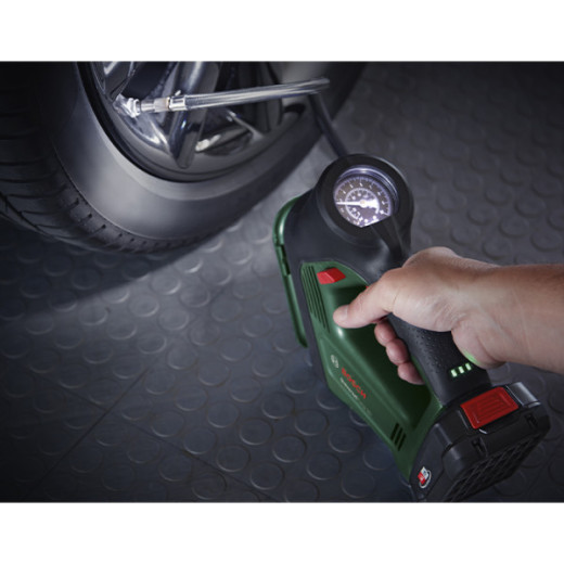 Bosch UniversalPump 18V - акумуляторний насос для накачування шин, спортивного інвентарю та надувних виробів - 0.603.947.100