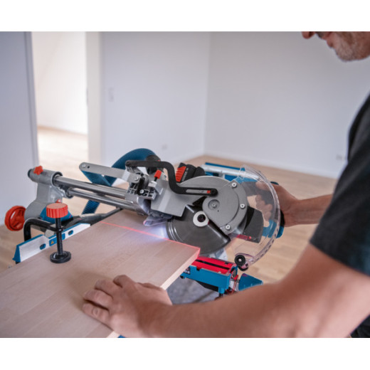 Bosch GCM 18V-216 D Professional, акумуляторна торцювальна пила 18 В, диск 216 мм, без АКБ та ЗП - 0.601.B51.000