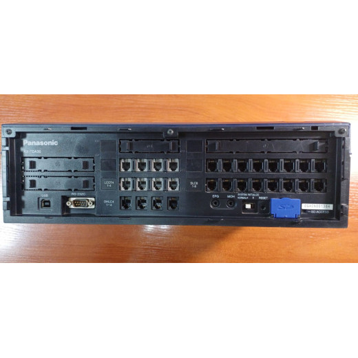 Panasonic KX-TDA30UA, цифрова атс, 8 міських/20 внутрішніх/4 системних порти, 2 канали DISA - KX-TDA30UA