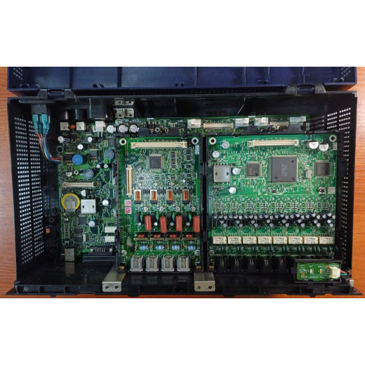 Panasonic KX-TDA30UA, цифрова атс, 8 міських/20 внутрішніх/4 системних порти, 2 канали DISA - KX-TDA30UA